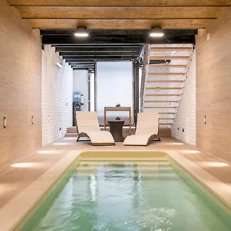 Amazing 3 Bedroom With Indoor Pool Apartmán